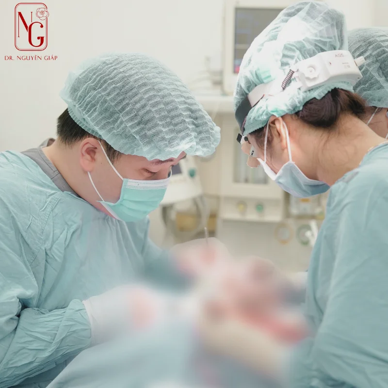 quy trinh bac si thuc hien dung tru mui