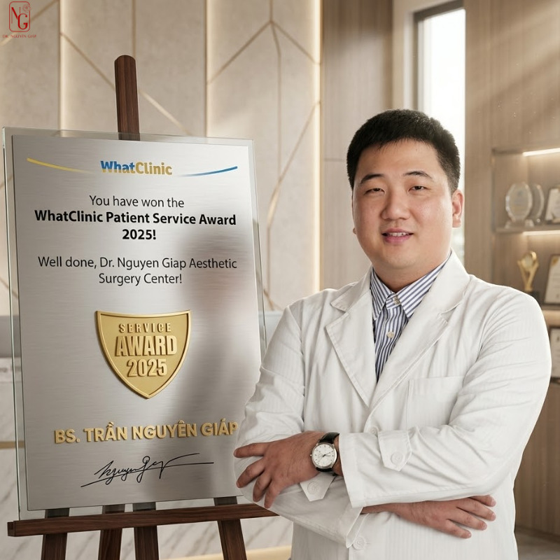 dr nguyên giáp và giải thưởng WhatClinic Patient Service Award 2025
